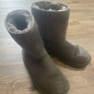 UGG Kids Classic II boot US4